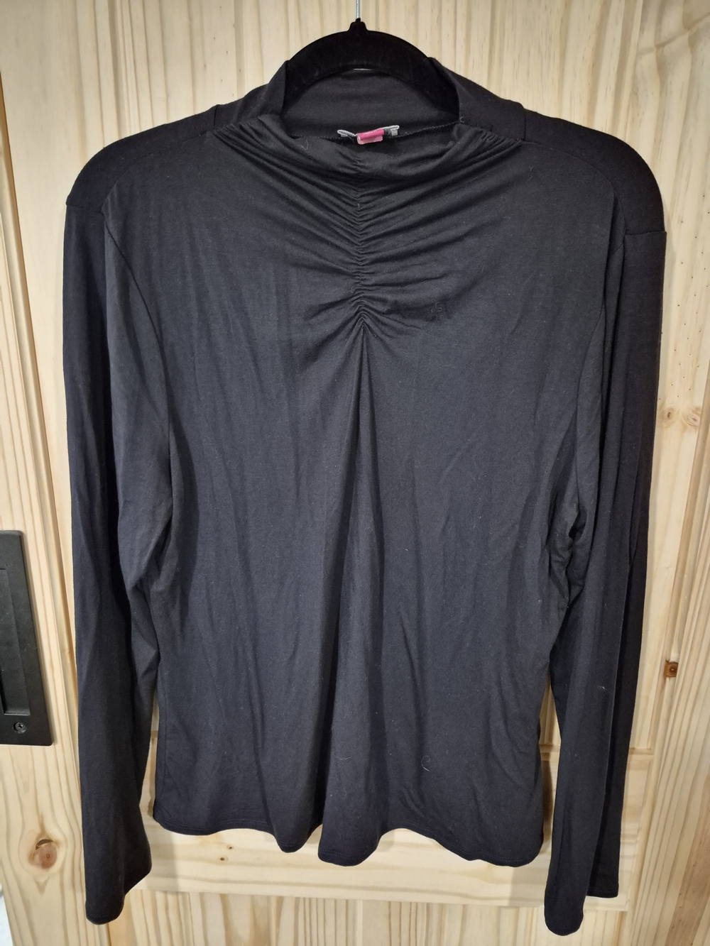 Vince Camuto Black Long Sleeve Gathered Front Top